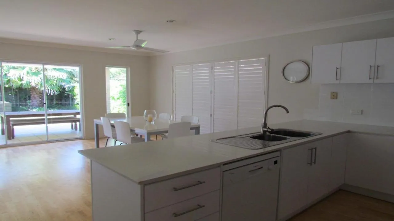 77 Roderick St Moffat Beach Qld Caloundra Casa vacanze
