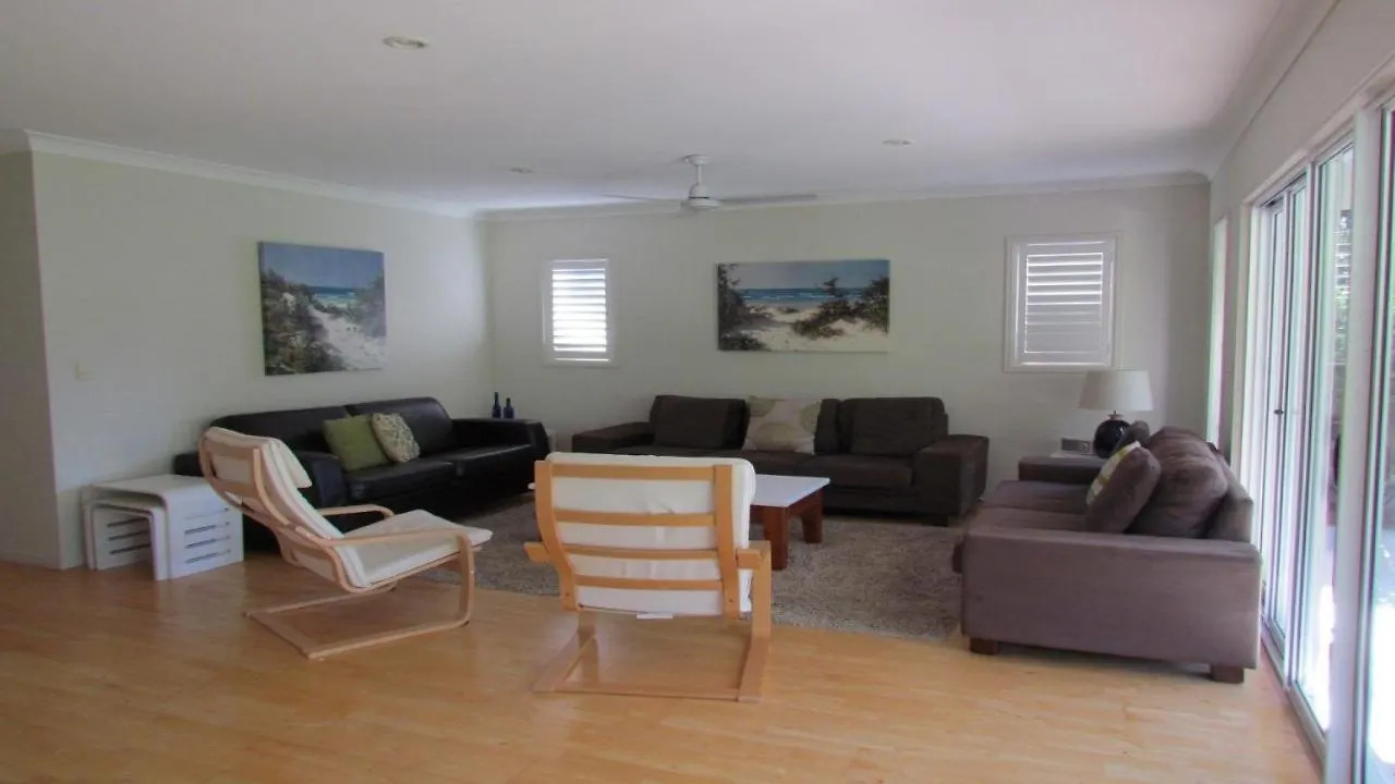 77 Roderick St Moffat Beach Qld Caloundra Casa vacanze